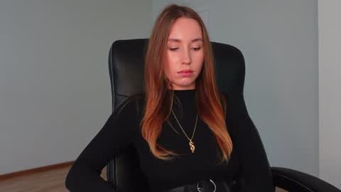 Agelina Lilly Laura online show from 21, 10, 2025