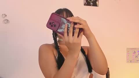 Snapshot of aggie_swett chatting on 18, 11, 2025 Maggie online show from 18, 11, 2025