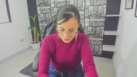 Snapshot of aghata_moon chatting on 7, 12, 2024 Aghata Moon online show from 7, 12, 2024