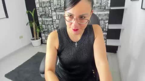 Snapshot of aghata_moon chatting on 10, 12, 2024 Aghata Moon online show from 10, 12, 2024