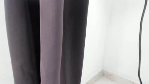 agnes_jones online show from 11, 11, 2025