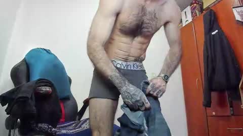 Snapshot of aguslover chatting on 8, 11, 2025 Agustin online show from 8, 11, 2025