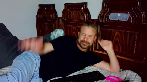 Snapshot of ahardman10 chatting on 13, 2, 2026 Blue Eyed Handsome Man online show from 13, 2, 2026