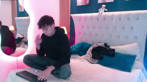 Snapshot of aiden_rivers_ chatting on 2, 6, 2026 Aiden online show from 2, 6, 2026