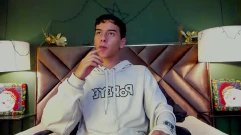 Snapshot of aiden_royce chatting on 5, 12, 2025 aiden_royce online show from 5, 12, 2025