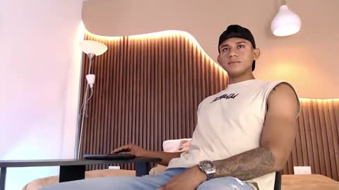 Snapshot of aiden_steel chatting on 19, 9, 2025 Aiden online show from 19, 9, 2025
