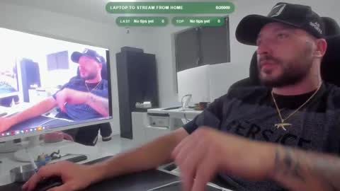 Snapshot of aidenmatthew chatting on 8, 10, 2025 Aiden online show from 8, 10, 2025