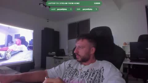 Snapshot of aidenmatthew chatting on 9, 10, 2025 Aiden online show from 9, 10, 2025