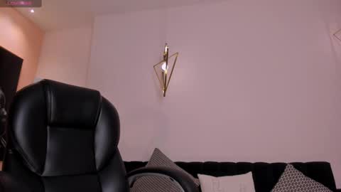 Snapshot of aileenvega chatting on 19, 2, 2025 AILEEN VEGA online show from 19, 2, 2025