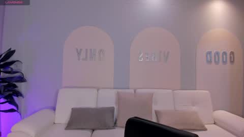 Snapshot of aileenvega chatting on 27, 2, 2025 AILEEN VEGA online show from 27, 2, 2025