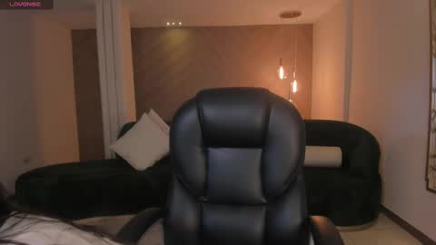 Snapshot of aileenvega chatting on 6, 3, 2025 AILEEN VEGA online show from 6, 3, 2025