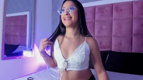 Snapshot of ailenaranda chatting on 21, 10, 2025 Ailen online show from 21, 10, 2025