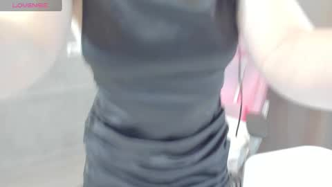 Snapshot of aina_faina chatting on 10, 1, 2025 Aina online show from 10, 1, 2025