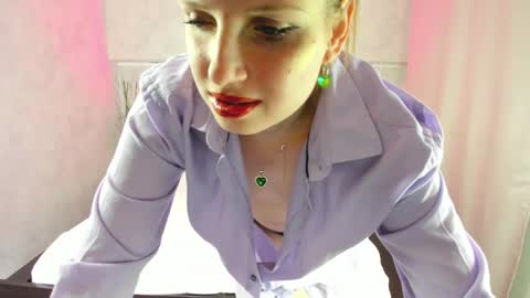 Snapshot of aina_faina chatting on 1, 2, 2025 Aina online show from 1, 2, 2025
