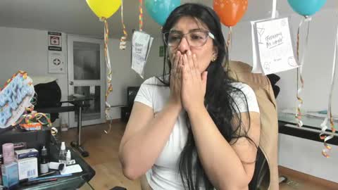 Snapshot of aisha_latina chatting on 4, 6, 2026 Katie online show from 4, 6, 2026