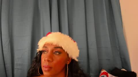 Snapshot of aisha_w10 chatting on 28, 12, 2024 Aisha online show from 28, 12, 2024