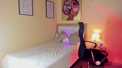 Aitana Brown online show from 21, 2, 2025