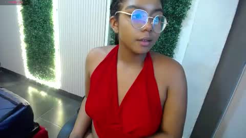 Snapshot of aitanav chatting on 15, 6, 2026 Aitana online show from 15, 6, 2026