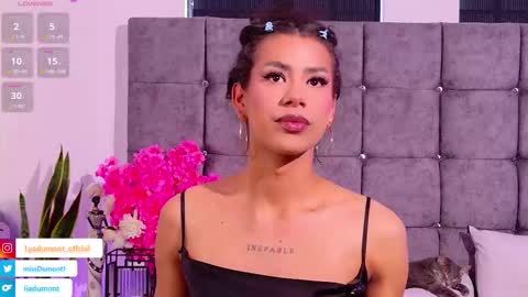 Queen Dumont   online show from 10, 2, 2026