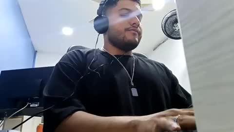 Esteban online show from 5, 2, 2025