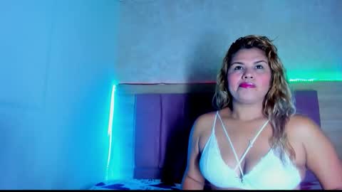 akamilasweetcm101 online show from 7, 1, 2026