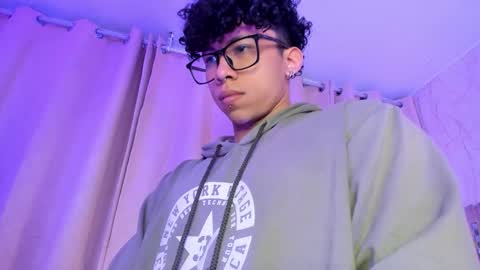 akazaboy online show from 21, 12, 2025