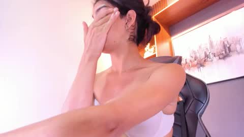 Alahia Rodriguez online show from 1, 2, 2026