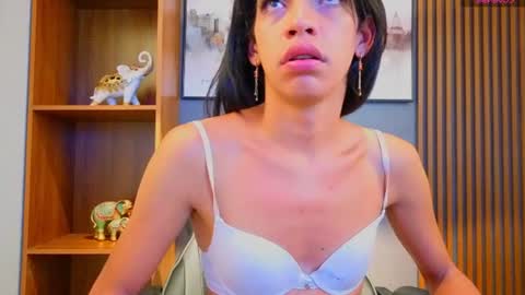 Snapshot of alahia__rodriguez chatting on 10, 7, 2026 Alahia Rodriguez online show from 10, 7, 2026