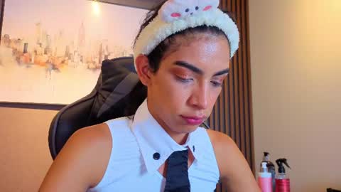 Snapshot of alahia__rodriguez chatting on 19, 7, 2026 Alahia Rodriguez online show from 19, 7, 2026