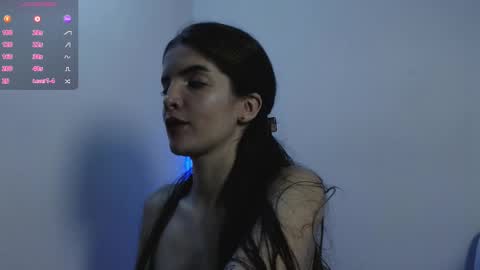 Snapshot of alahia_sky chatting on 18, 10, 2025 online show from 18, 10, 2025