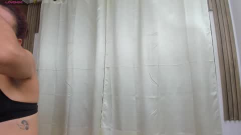 Snapshot of alahiaevansz chatting on 5, 5, 2026 AlahiaEvansz online show from 5, 5, 2026