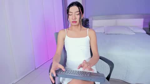 alaiaguerra online show from 2, 11, 2025