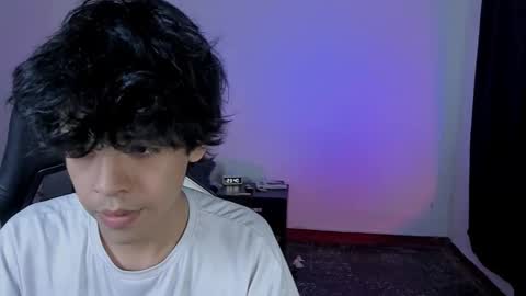 Snapshot of alan18n chatting on 18, 11, 2025 alan18n online show from 18, 11, 2025