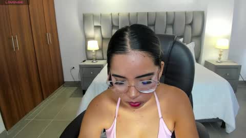 Snapshot of alana_martiins chatting on 1, 6, 2026 alana online show from 1, 6, 2026