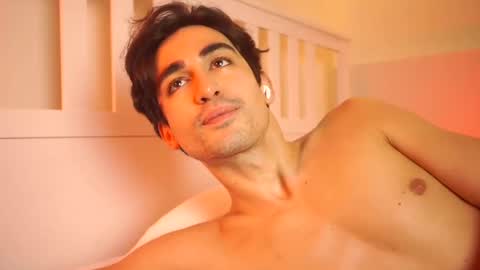 idenavarre online show from 29, 12, 2024