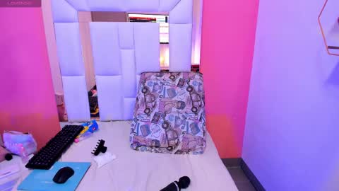 Snapshot of alanna_hot3 chatting on 19, 2, 2025 Ana online show from 19, 2, 2025