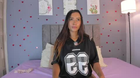 Snapshot of alannajones1 chatting on 25, 5, 2026 Alanna online show from 25, 5, 2026