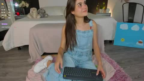 Alanna Cute Russell online show from 20, 5, 2026