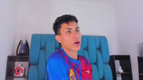 Snapshot of alannaughty_ chatting on 13, 1, 2025 alannaughty_ online show from 13, 1, 2025