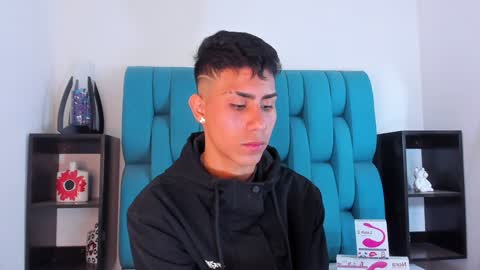 Snapshot of alannaughty_ chatting on 17, 1, 2025 alannaughty_ online show from 17, 1, 2025