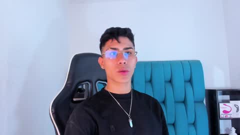 Snapshot of alannaughty_ chatting on 6, 2, 2025 alannaughty_ online show from 6, 2, 2025