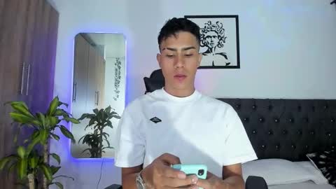 Snapshot of alannaughty_ chatting on 30, 11, 2025 alannaughty_ online show from 30, 11, 2025