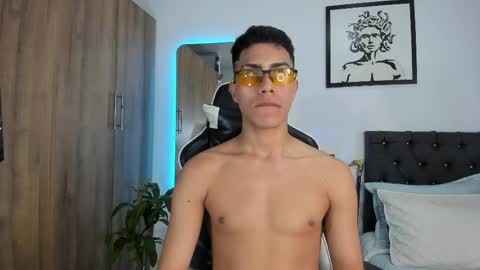 alannaughty_ online show from 18, 4, 2026