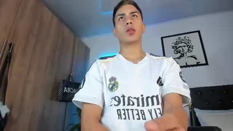 Snapshot of alannaughty_ chatting on 9, 6, 2026 alannaughty_ online show from 9, 6, 2026