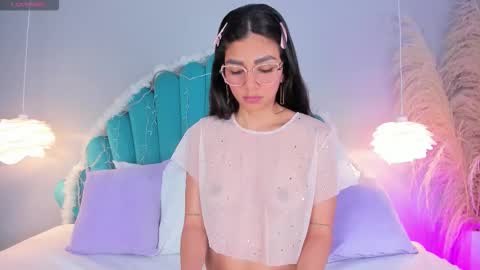 Alassia Hocthner online show from 19, 12, 2025