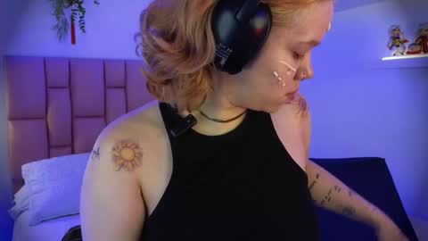 albaandthayron online show from 1, 10, 2025