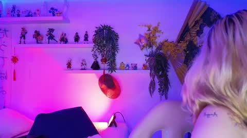 albaandthayron online show from 6, 4, 2026