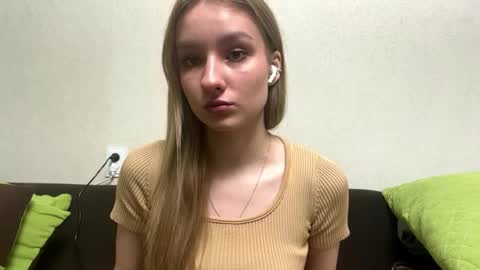 Lina   online show from 25, 3, 2026