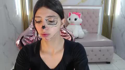 Snapshot of alehp_rose_s chatting on 8, 10, 2025 Ale online show from 8, 10, 2025