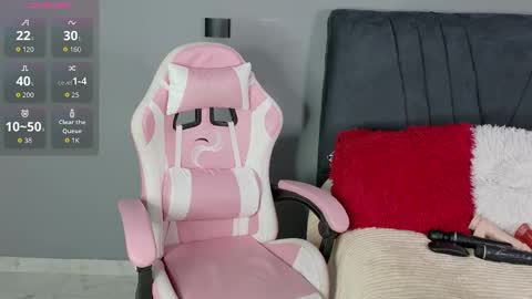 Alejandra Jones online show from 6, 11, 2025